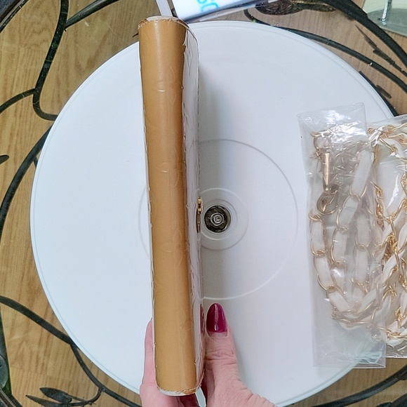 Louis Vuitton Butterscotch Vernis Long Wallet - Picture 4 of 16